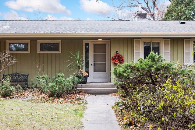 26 Duck Pass Road, North Oaks, MN 55127