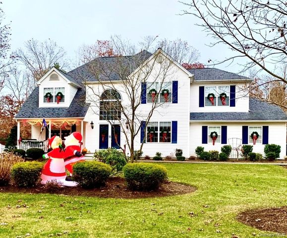 15 Silas Woods Road, Manorville, NY 11949