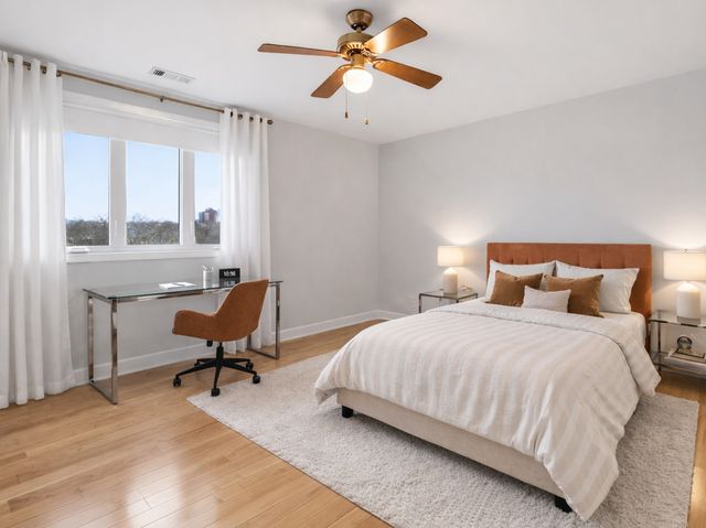 9332 Landings Lane 604, Des Plaines, IL 60016