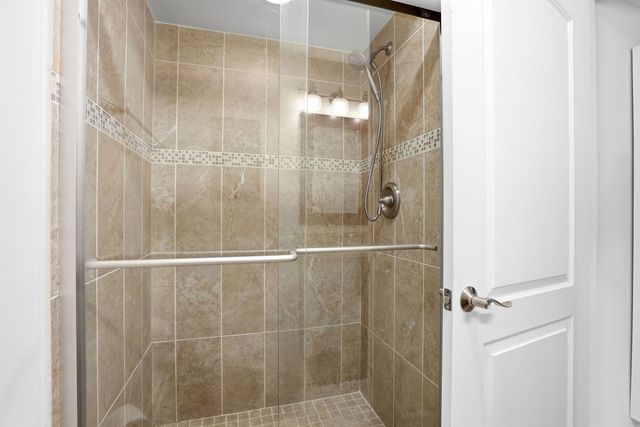 9332 Landings Lane 604, Des Plaines, IL 60016