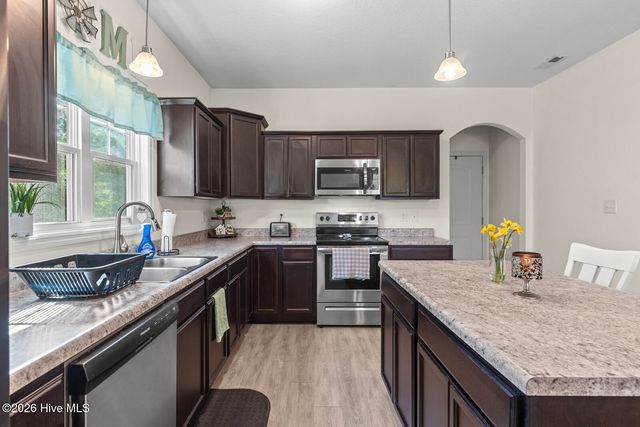 603 Mayapple Lane, Hubert, NC 28539