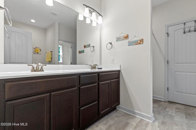 603 Mayapple Lane, Hubert, NC 28539