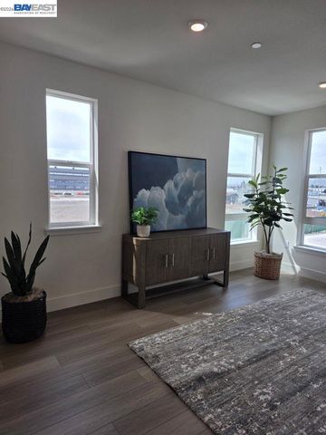 2065 Barnes Wharf Lane, Alameda, CA 94501