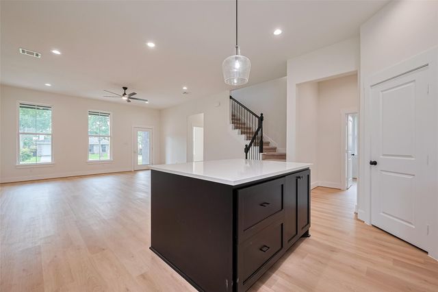 13991 Shoreline Drive, Willis, TX 77318