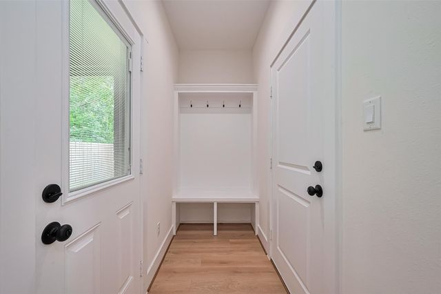 13991 Shoreline Drive, Willis, TX 77318