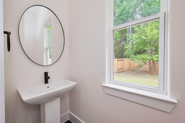 13991 Shoreline Drive, Willis, TX 77318