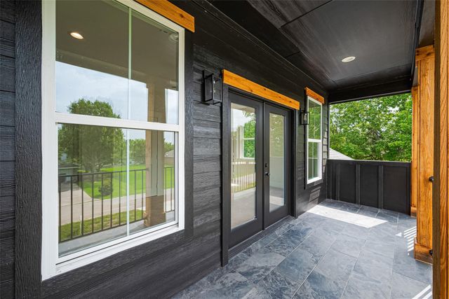 13991 Shoreline Drive, Willis, TX 77318