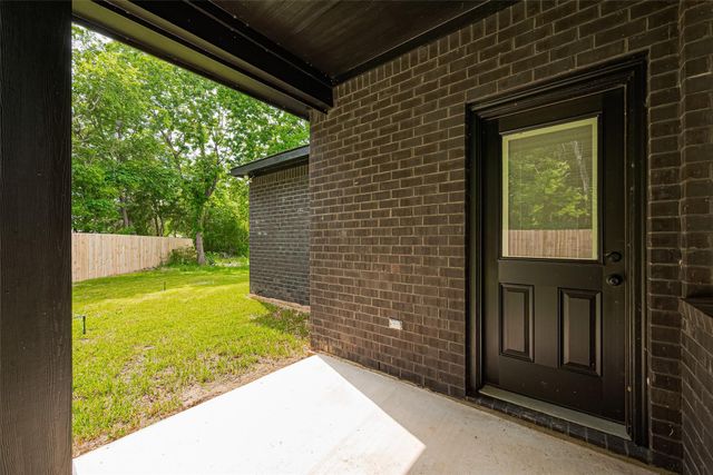 13991 Shoreline Drive, Willis, TX 77318