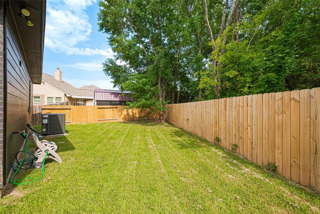 13991 Shoreline Drive, Willis, TX 77318