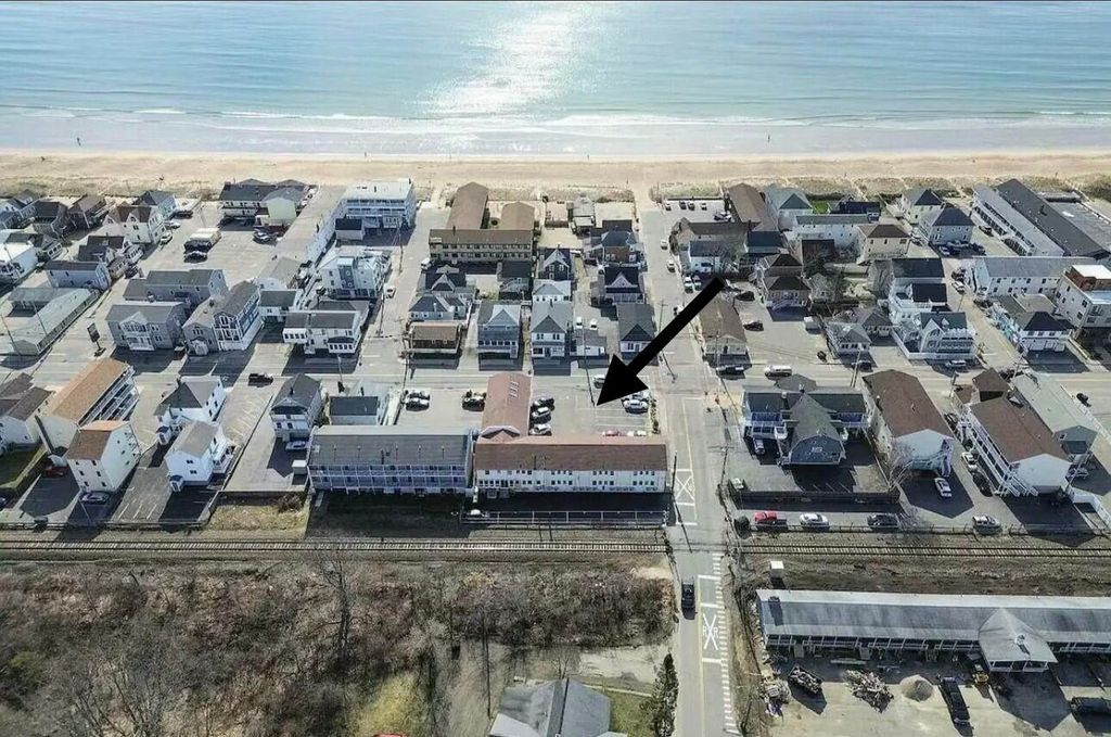 78 E Grand Avenue 110, Old Orchard Beach, ME 04064 — exterior