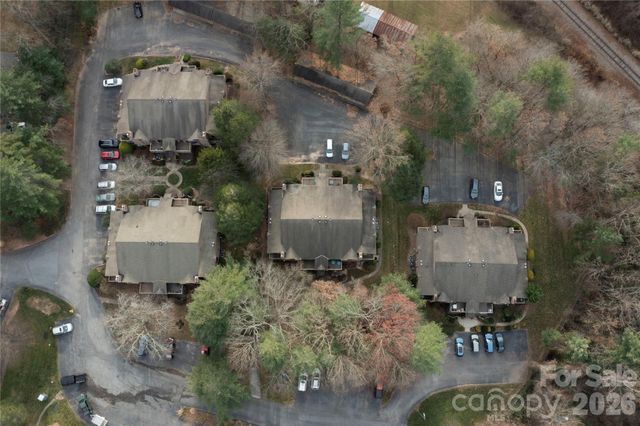 50 Ravencroft Lane, Asheville, NC 28803