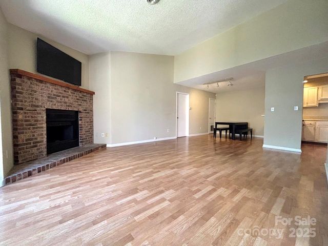 50 Ravencroft Lane, Asheville, NC 28803