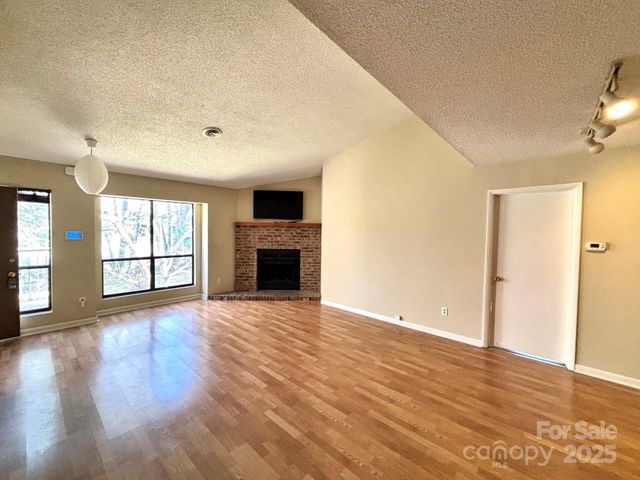 50 Ravencroft Lane, Asheville, NC 28803