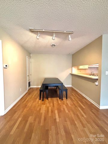 50 Ravencroft Lane, Asheville, NC 28803