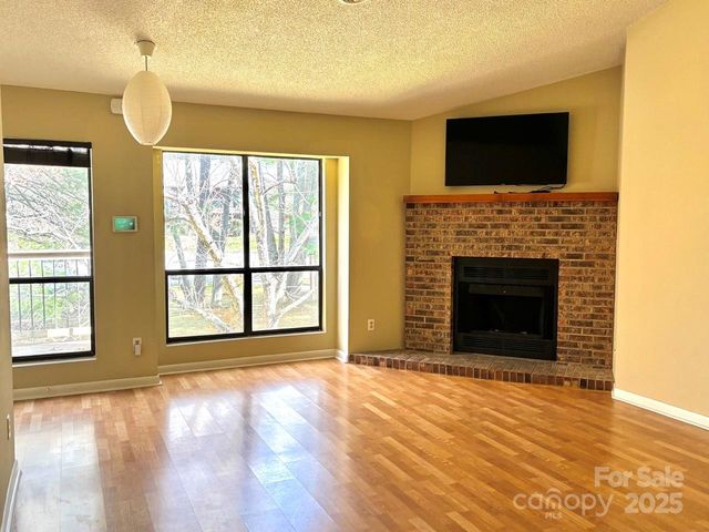 50 Ravencroft Lane, Asheville, NC 28803