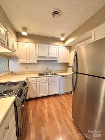 50 Ravencroft Lane, Asheville, NC 28803