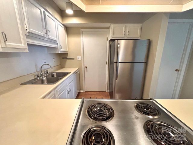 50 Ravencroft Lane, Asheville, NC 28803