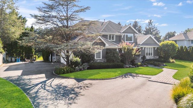 23 Jagger Court, Melville, NY 11747