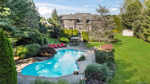 23 Jagger Court, Melville, NY 11747