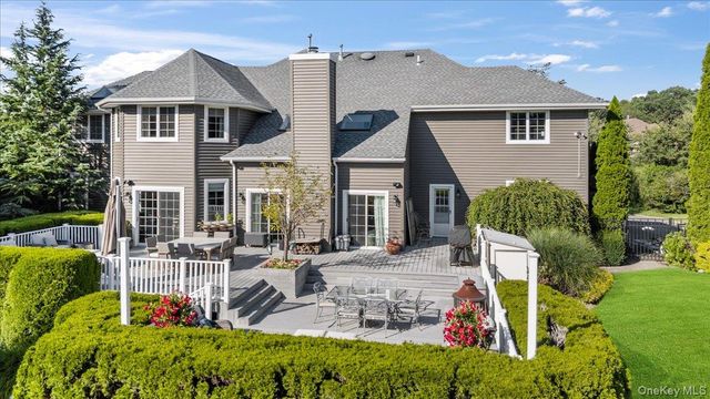 23 Jagger Court, Melville, NY 11747