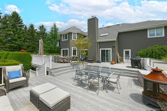 23 Jagger Court, Melville, NY 11747