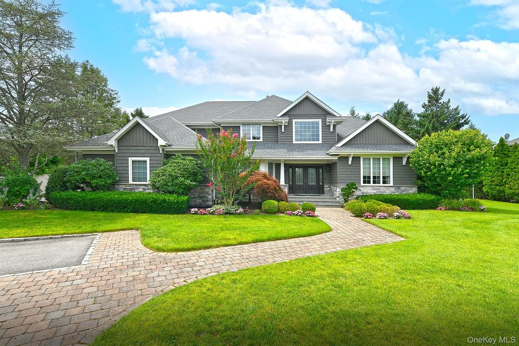 23 Jagger Court, Melville, NY 11747