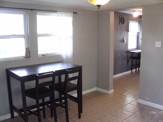 2210 Inglewood Place, South Bend, IN 46616