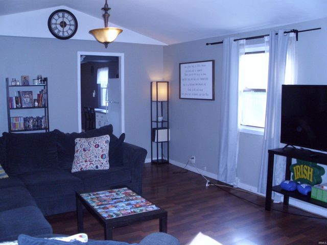 2210 Inglewood Place, South Bend, IN 46616