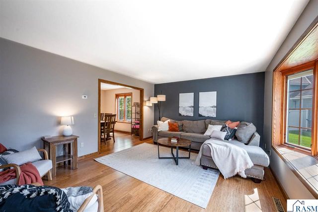 120 Chaucer Court, Mankato, MN 56001