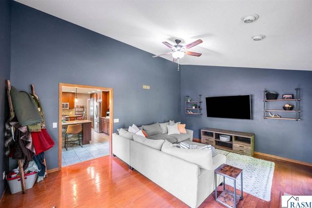 120 Chaucer Court, Mankato, MN 56001
