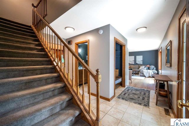 120 Chaucer Court, Mankato, MN 56001