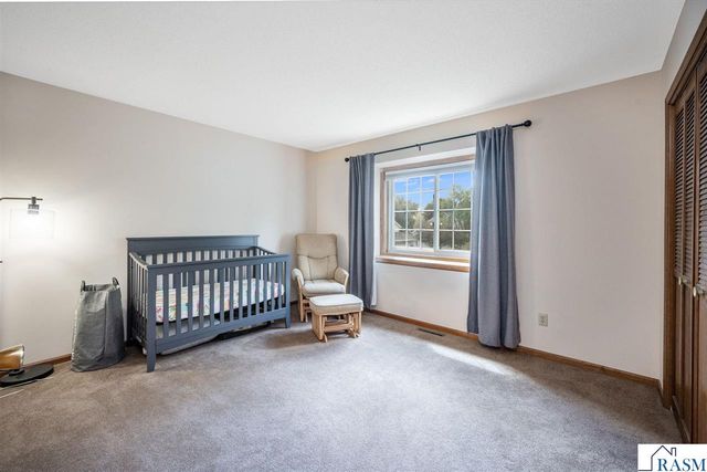 120 Chaucer Court, Mankato, MN 56001