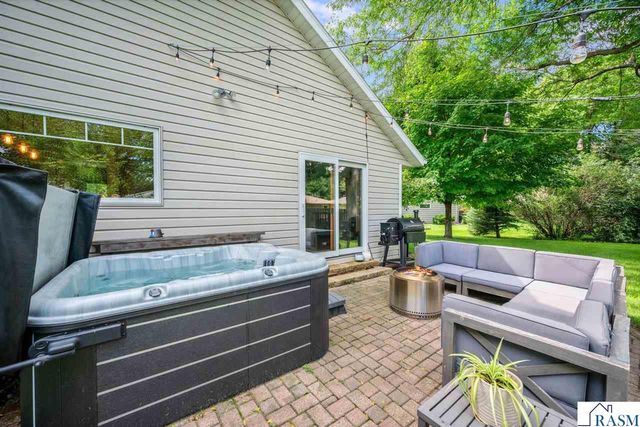120 Chaucer Court, Mankato, MN 56001
