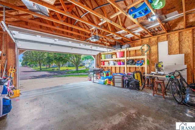 120 Chaucer Court, Mankato, MN 56001