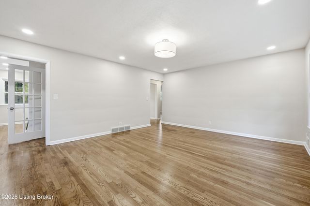 3457 Illinois Ave, Louisville, KY 40213