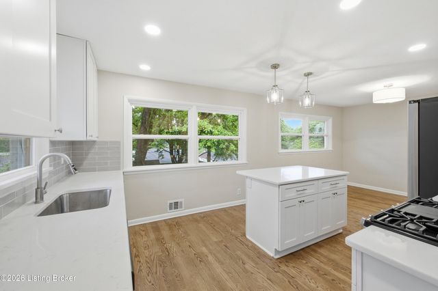 3457 Illinois Ave, Louisville, KY 40213