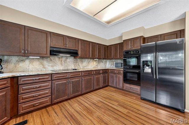 25 Vicksburg Station, St Charles, MO 63303