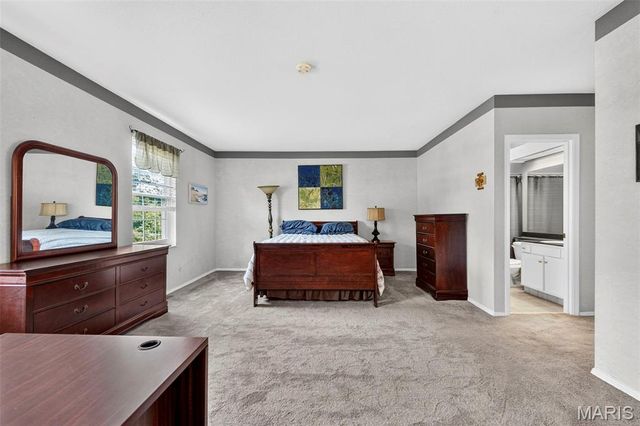 25 Vicksburg Station, St Charles, MO 63303