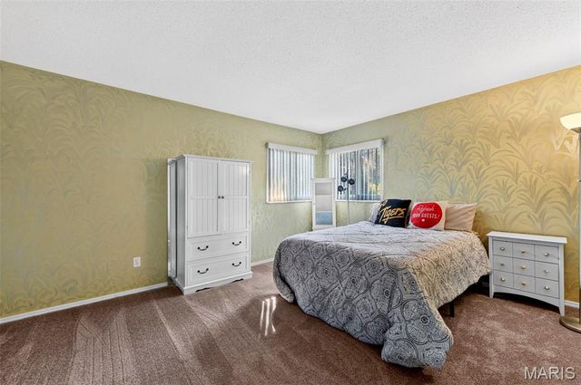 25 Vicksburg Station, St Charles, MO 63303