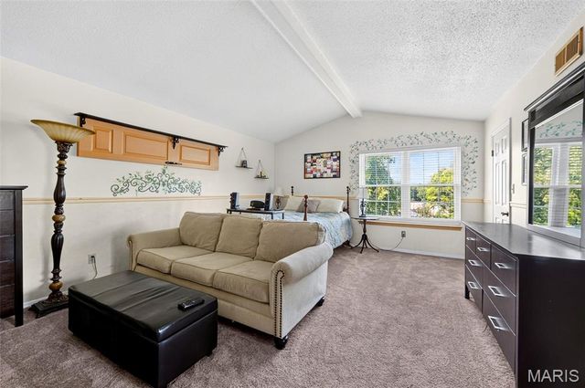 25 Vicksburg Station, St Charles, MO 63303