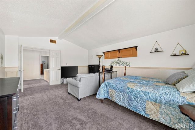 25 Vicksburg Station, St Charles, MO 63303