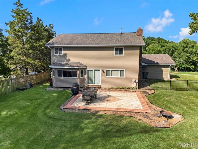 25 Vicksburg Station, St Charles, MO 63303