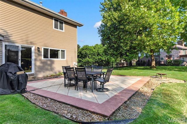 25 Vicksburg Station, St Charles, MO 63303