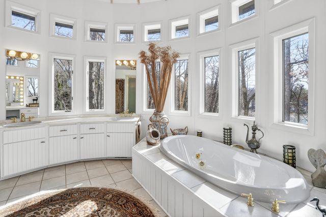 108 Overlook Hill DR, Moneta, VA 24121