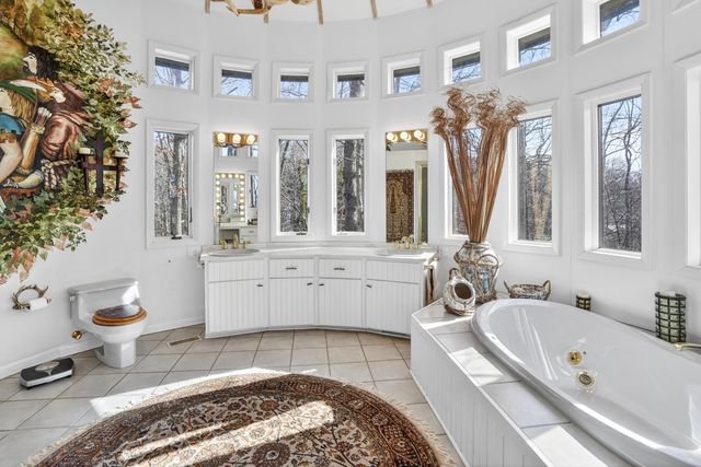 108 Overlook Hill DR, Moneta, VA 24121