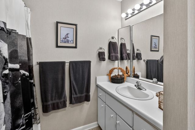 108 Overlook Hill DR, Moneta, VA 24121