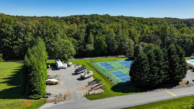 108 Overlook Hill DR, Moneta, VA 24121