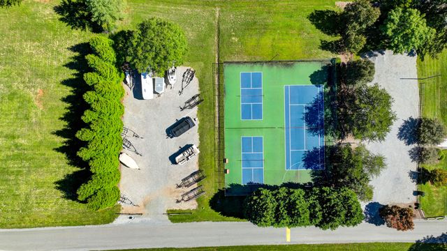 108 Overlook Hill DR, Moneta, VA 24121