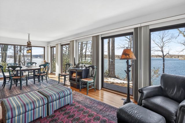 108 Overlook Hill DR, Moneta, VA 24121