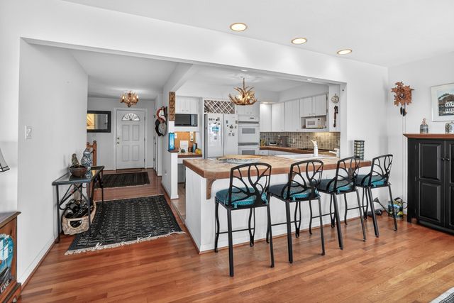 108 Overlook Hill DR, Moneta, VA 24121